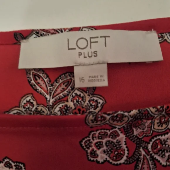 LOFT Red Floral Blouse - Picture 6 of 6